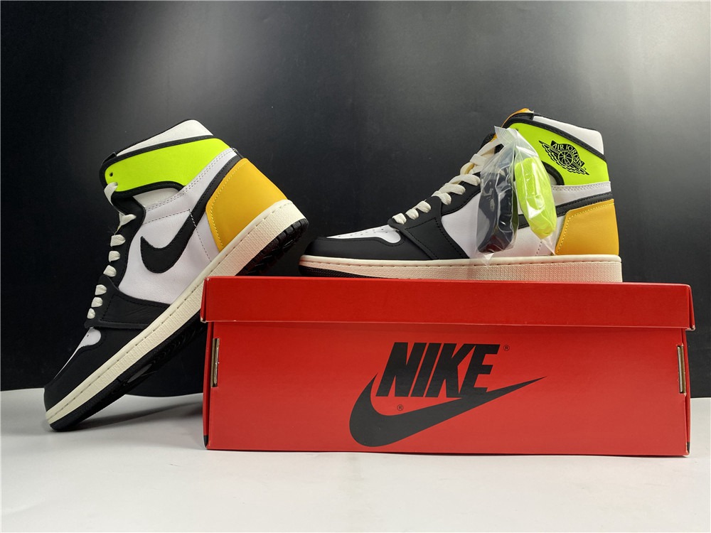 Air Jordan 1 High OG University Gold 555088-118